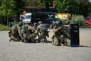 policyjny piknik na Wyspie Młyńskiej