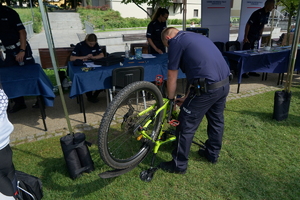 policyjny piknik na Wyspie Młyńskiej