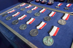 ujęcia na medale i odznaczenia