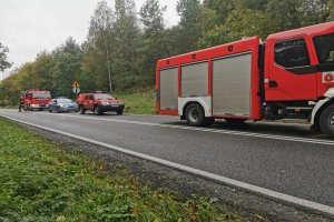 Samochody straży pożarnej i policji