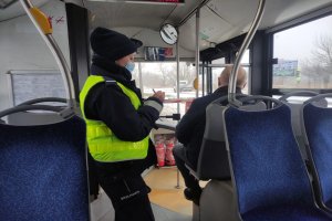 Policjantka w autobusie