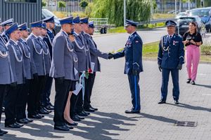 komendanci w trakcie wręczania aktów mianowania