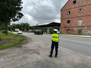 Ręczny pomiar prędkości w m. Radzyń Chełmiński.