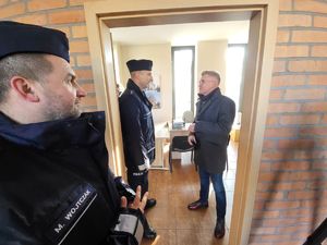 komendanci z wiceprezydentem w punkcie