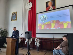 komendant w trakcie przemowy