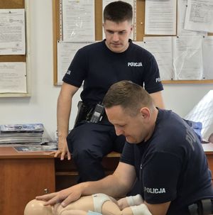 policjanci w trakcie szkolenia