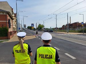 policjanci w trakcie nadzoru nad ruchem