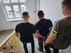 zatrzymany w trakcie doprowadzenia na przesłuchanie przez policjantów kryminalnych