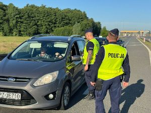 policjanci w trakcie działań
