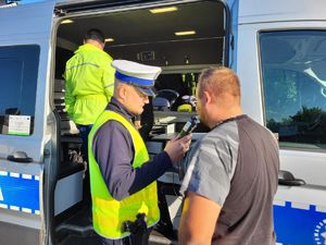policjanci w trakcie działań