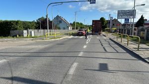 policjanci w trakcie badania trzeźwości