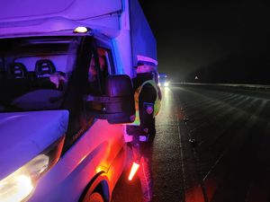 policjanci w trakcie działań na A1